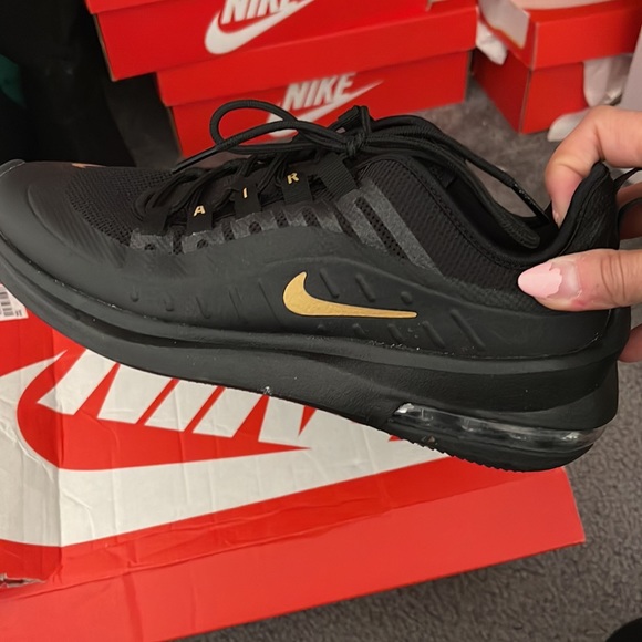 Nike air max axis 8.5 worn once - Picture 2 of 4